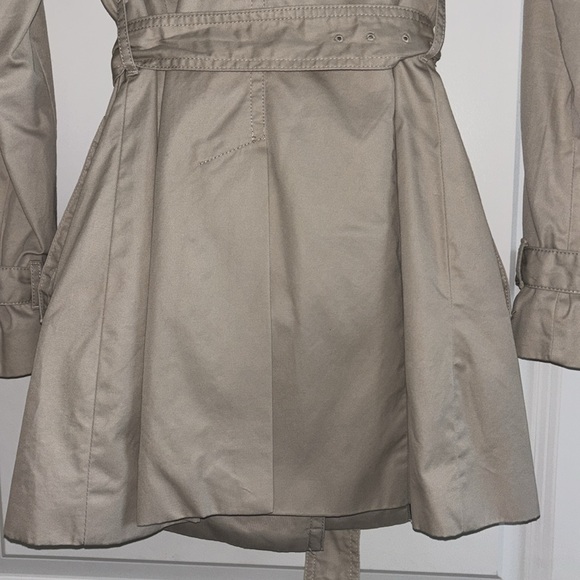 Banana Republic Women’s Classic Trench Coat - Size Small - Picture 3 of 11